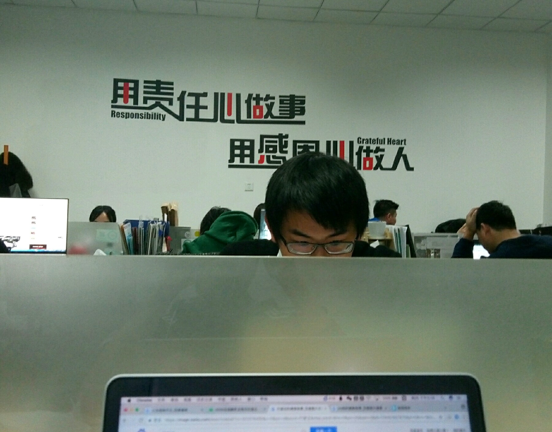 右后45度照片