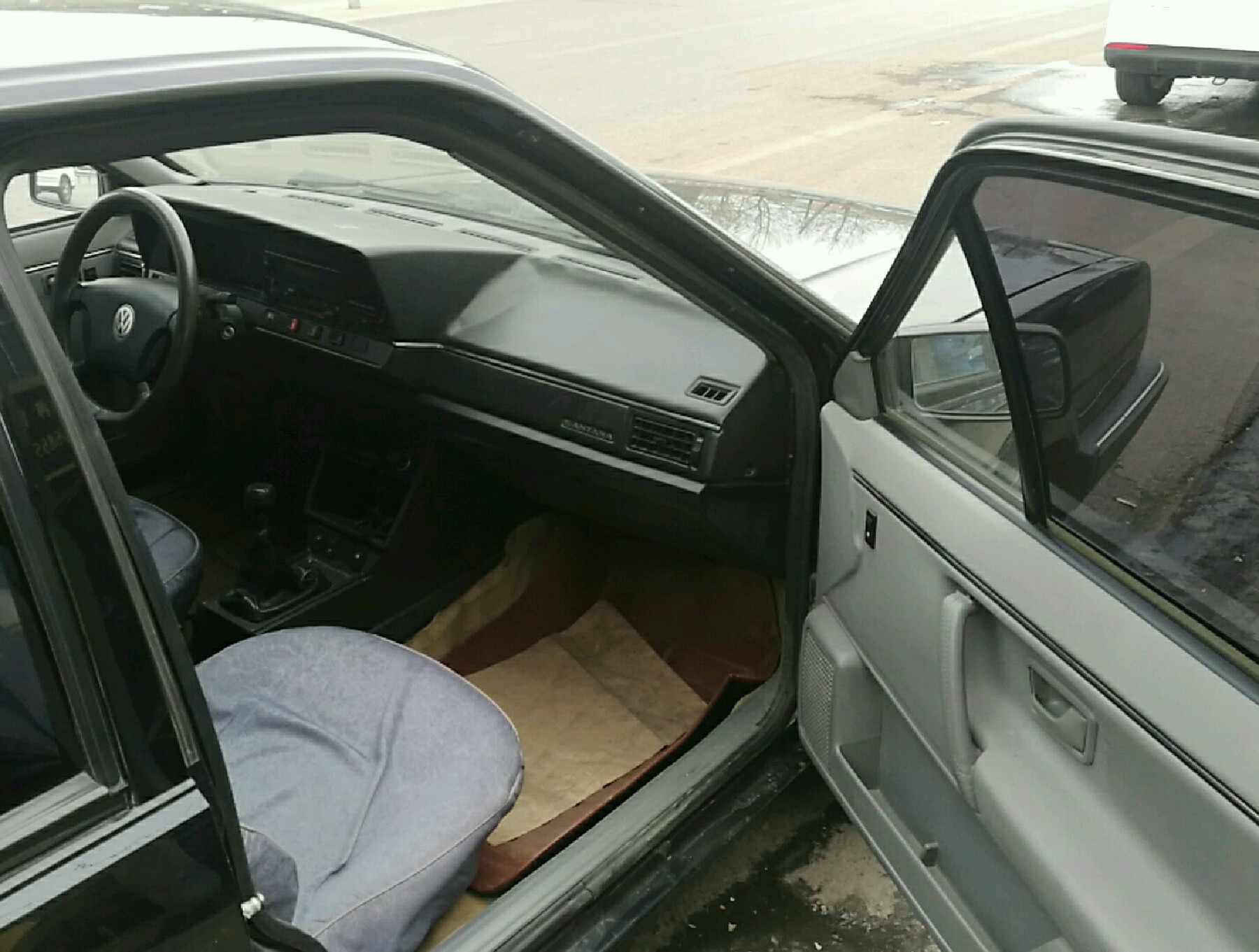 右前门