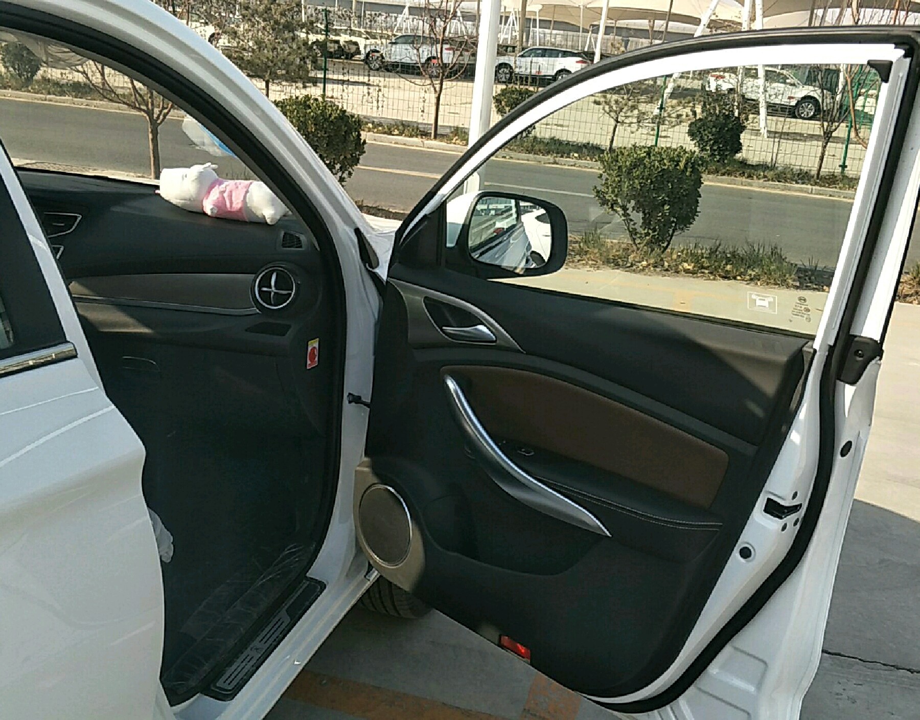 右前门