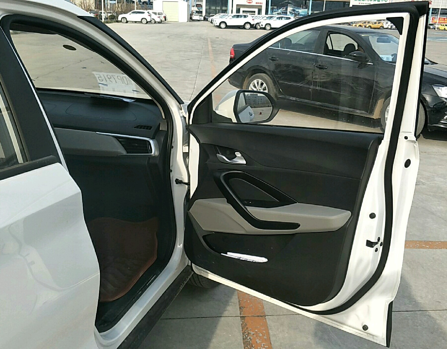右前门