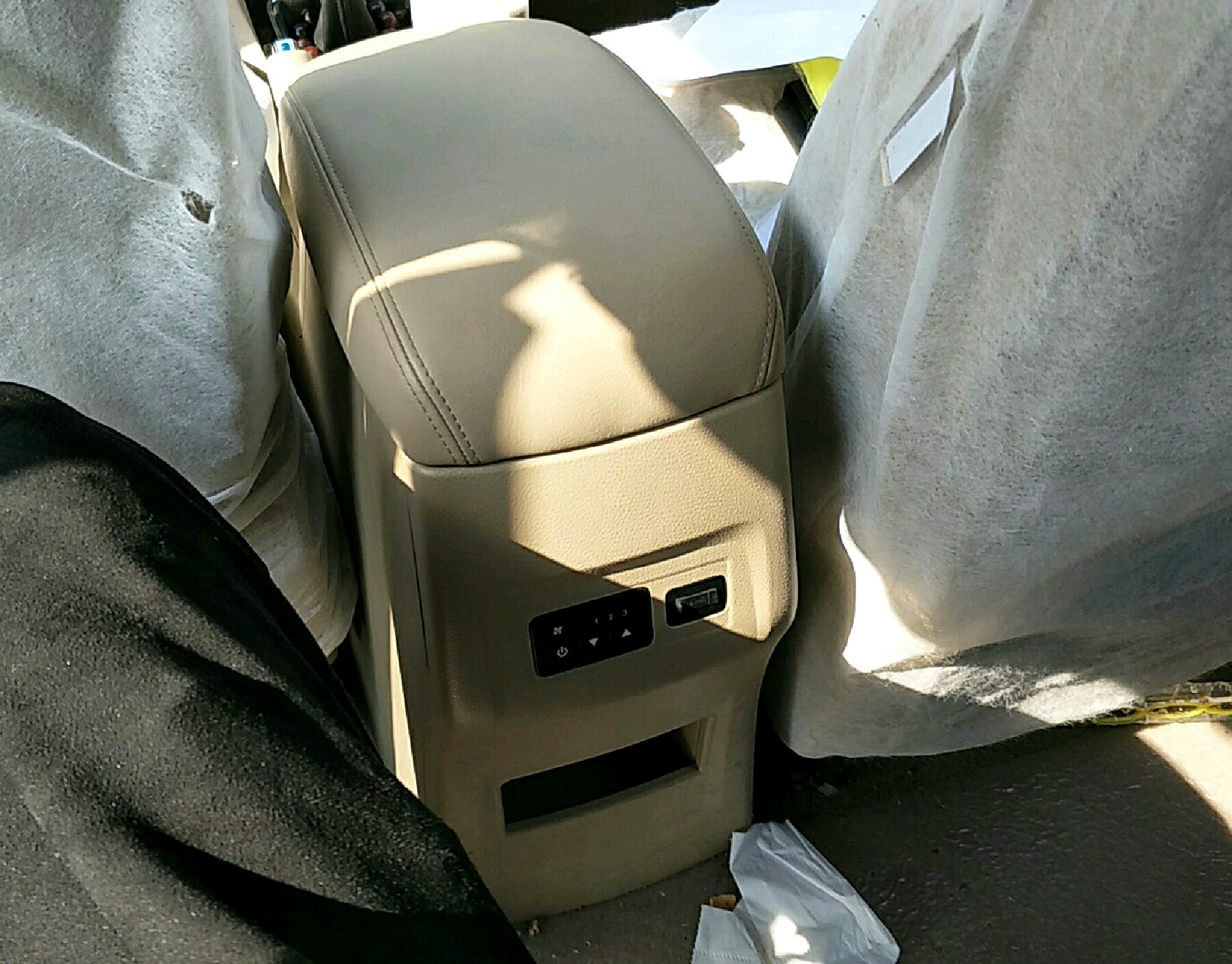 中央扶手