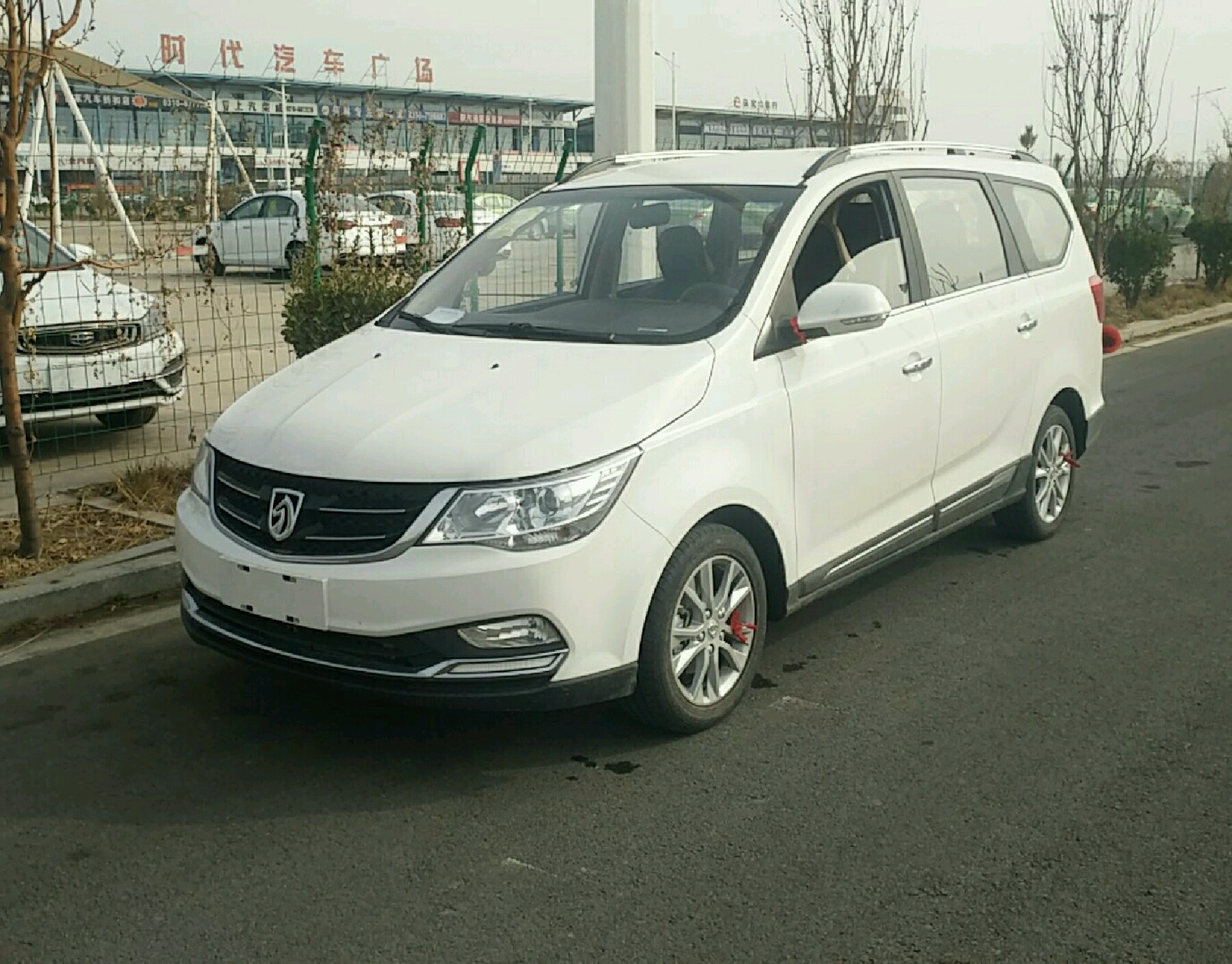 左前45度
