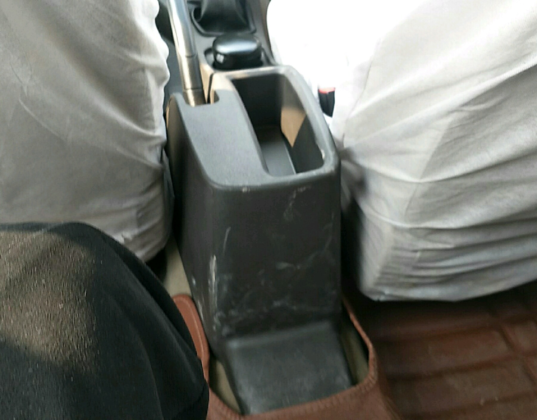 中央扶手