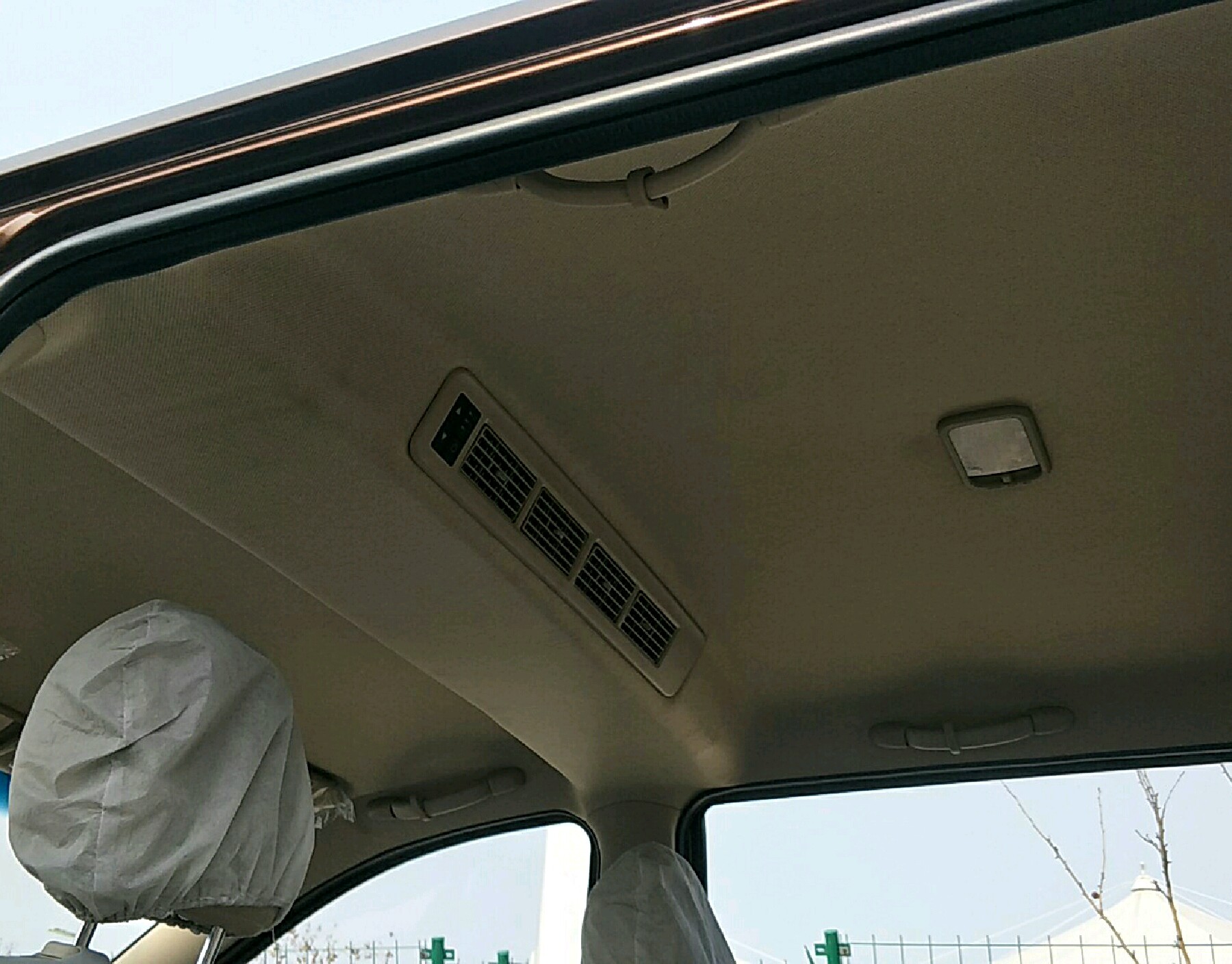 车辆内顶