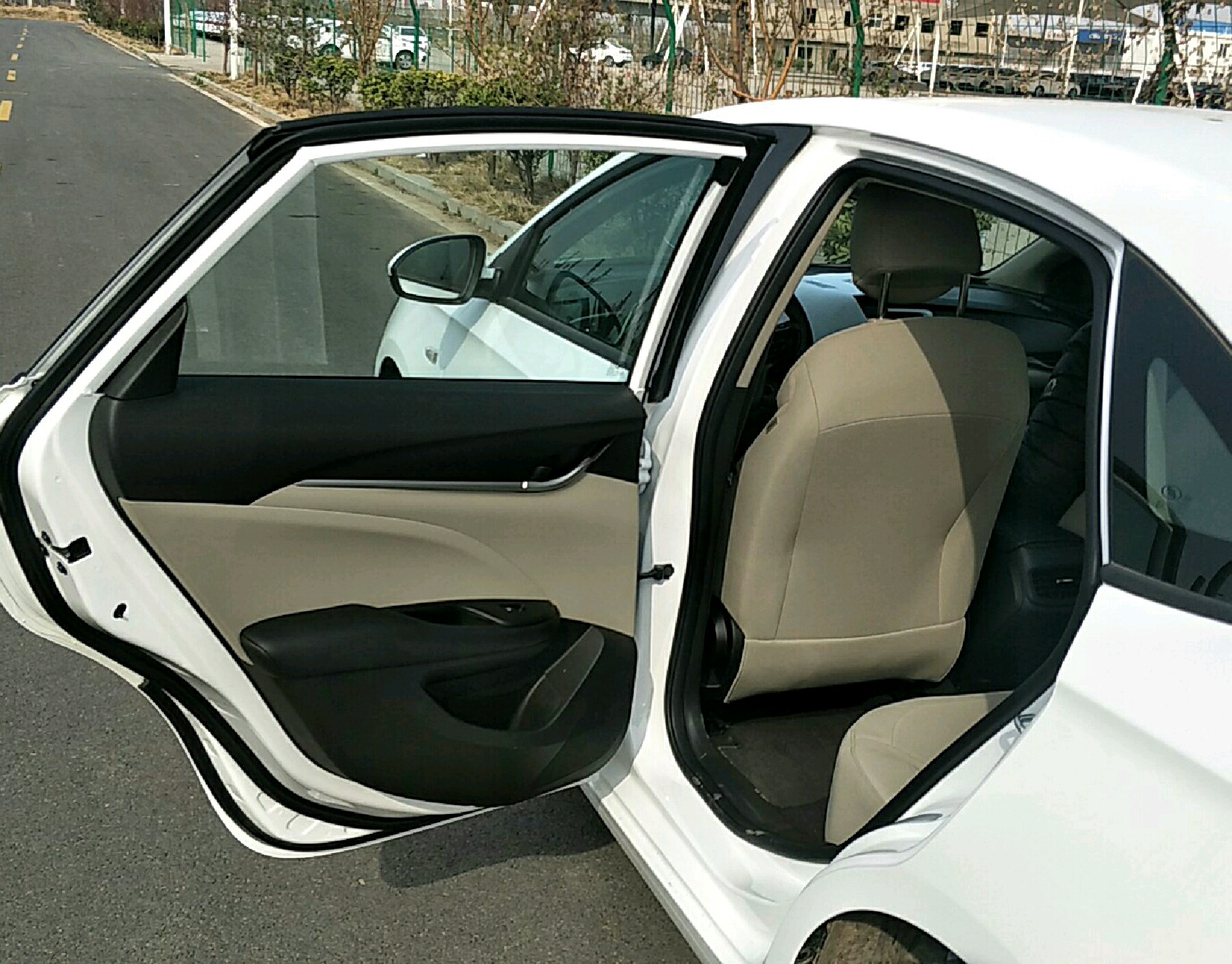后排座椅